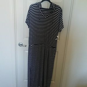 🎉HP NY & Co Blue and White Stripe Maxi Dress